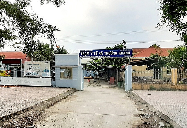 Trạm Y tế xã Trường Khánh (huyện Long Phú, tỉnh Sóc Trăng), nơi cáh ly người đi trên xe của tài xế T. để tiếp tục điều tra dịch tễ. Trạm Y tế xã Trường Khánh (huyện Long Phú, tỉnh Sóc Trăng), nơi cáh ly người đi trên xe của tài xế T. để tiếp tục điều tra dịch tễ.