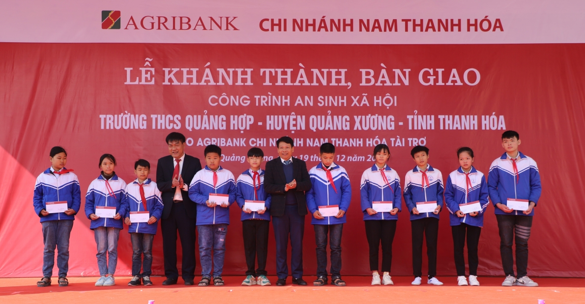 Agribank tài trợ 100% kinh phí xây dựng Trường THCS Quảng Hợp Agribank tài trợ 100% kinh phí xây dựng Trường THCS Quảng Hợp