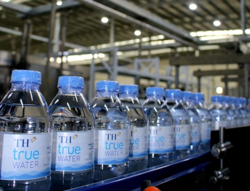 TH true WATER: Nguồn nước quý triệu năm từ lòng núi lửa