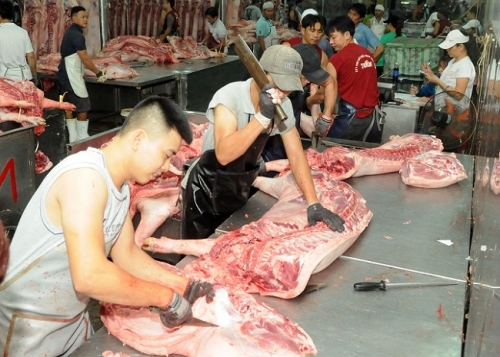 Giá thịt lợn tại các tỉnh phía Nam đang dần bình ổn những ngày gần Tết Nguyên đán