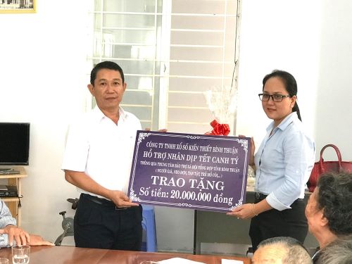 Bình Thuận: Thăm và tặng quà cho NCT có công