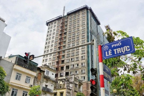 Xử lí kiểu “mềm nắn rắn buông”!?