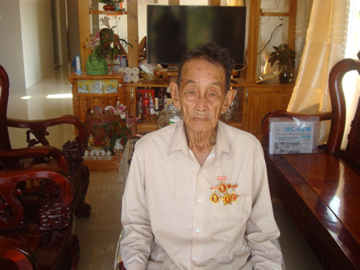 Cụ già tử tế