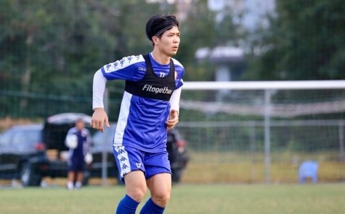 Công Phượng lĩnh xướng hàng công CLB TP Hồ Chí Minh trong ngày ra mắt AFC Cup