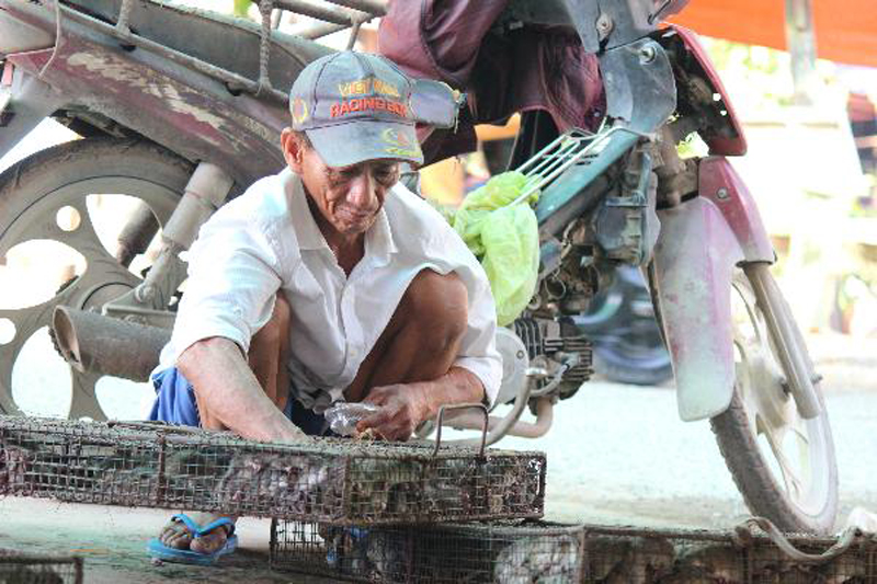 Người d&acirc;n l&agrave;m thịt chuột để ph&acirc;n phối cho c&aacute;c nh&agrave; h&agrave;ng, qu&aacute;n nhậu&hellip;