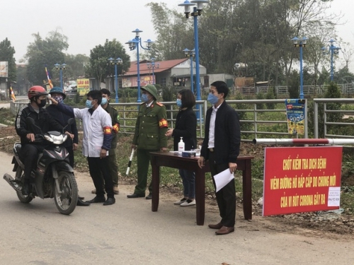 Hi sinh một phần tăng trưởng kinh tế  bảo vệ sức khỏe, tính mạng của người dân