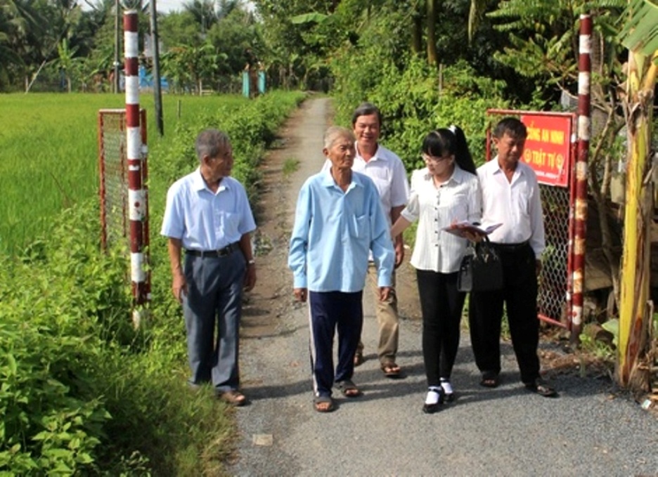 NCT Vĩnh Long hiến đất l&agrave;m đường. Ảnh IT