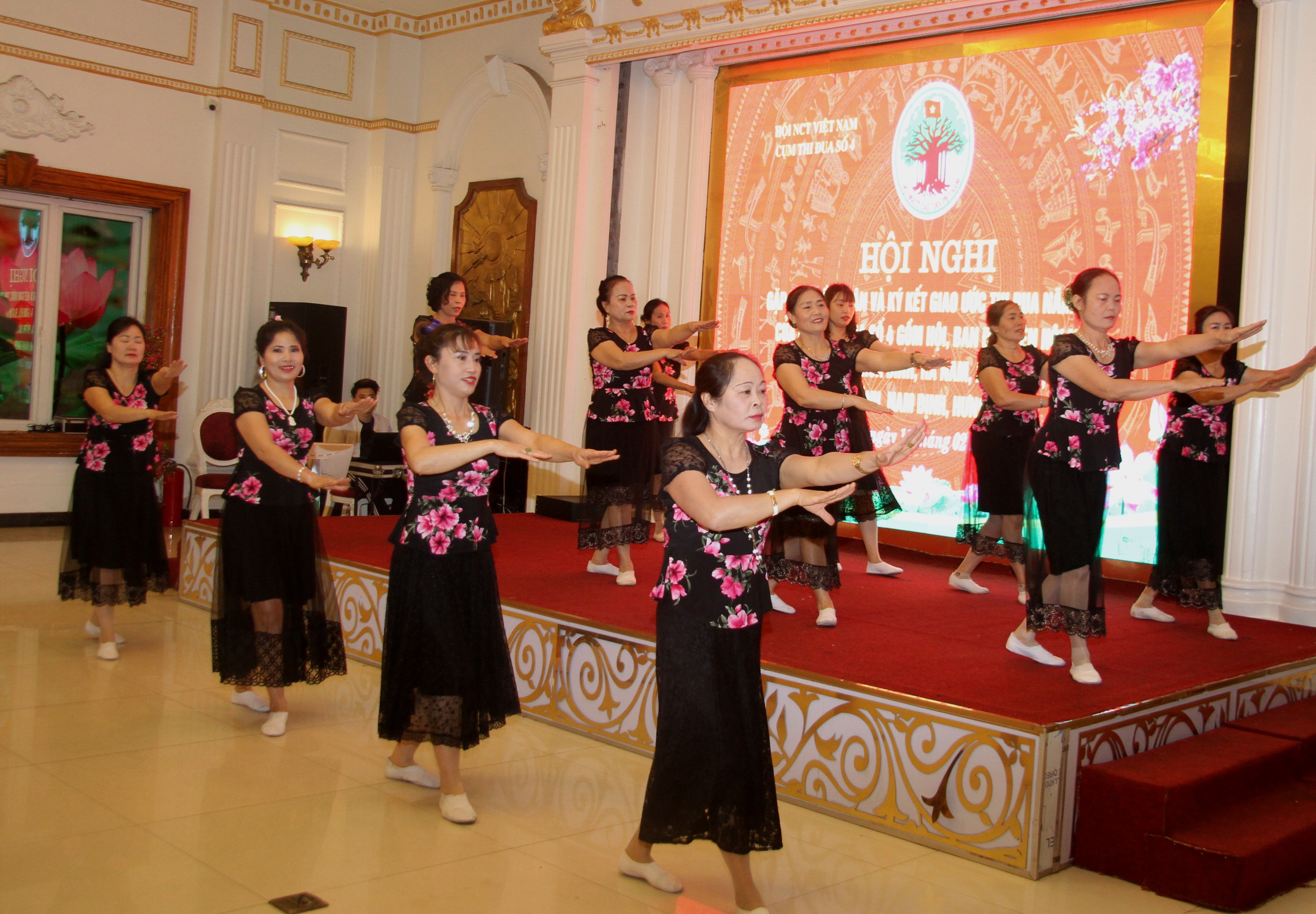 B&agrave;i khi&ecirc;u vũ thể thao của CLB LTHTGN th&ocirc;n Lương Hội