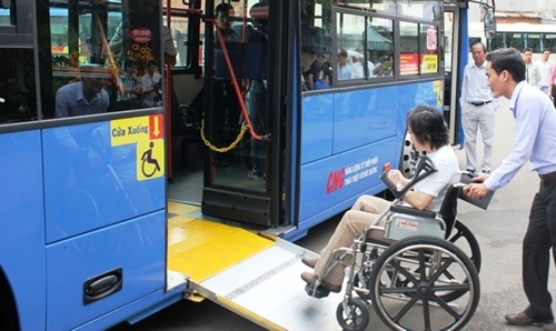 Hà Nội sẽ cấp thẻ xe buýt miễn phí cho người khuyết tật