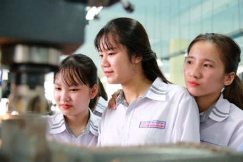 Học sinh, sinh viên trường nghề đi học trở lại từ ngày 2/3