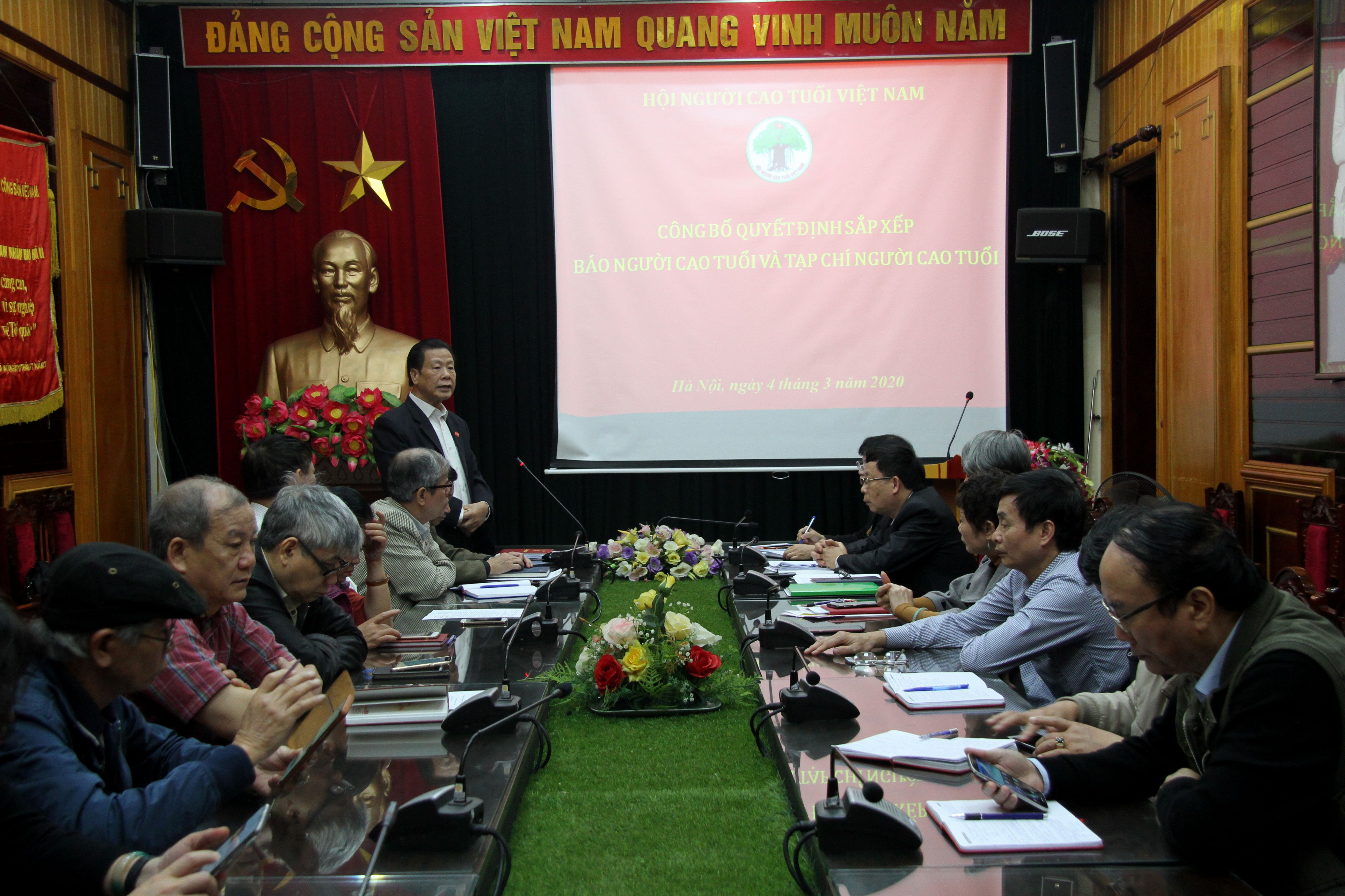 Ph&oacute; Chủ tịch Thường trực đ&agrave;m Hữu Đắc ph&aacute;t biểu