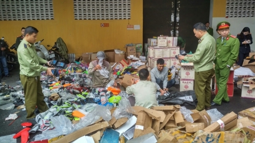 Bắc Giang: Tiêu hủy gần 11.000 sản phẩm các loại trị giá trên 584 triệu đồng
