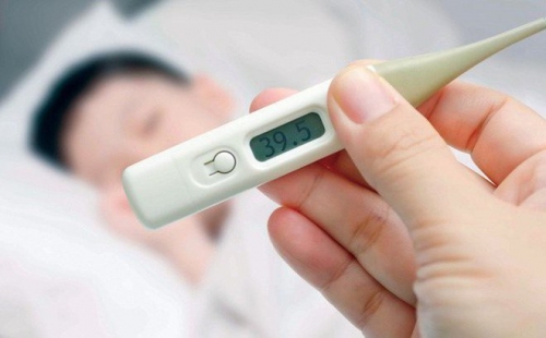 Những việc cần làm khi bị sốt, ho, đau họng và khó thở, người dân cần lưu ý