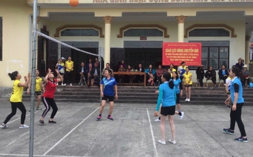 Vui khỏe nhờ bóng chuyền hơi