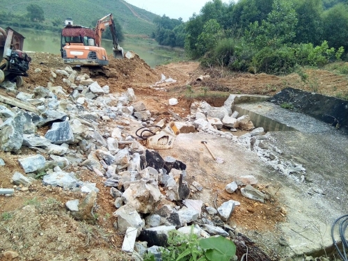 Xã Phú Gia, huyện Hương Khê, Hà Tĩnh: Cần xử lý nghiêm hành vi ngang nhiên lấy đất, phá hoại tài sản của dân