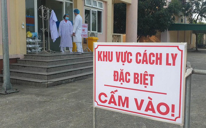 Nghệ An: Lấy mẫu đưa đi xét nghiệm một trong số 11 người bay cùng chuyến bay QR968 với bệnh nhân thứ 51