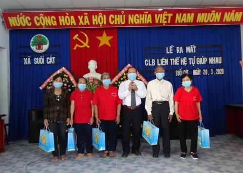 Xã Suối Cát, huyện Cam Lâm, tỉnh Khánh Hòa: Ra mắt CLB Liên thế hệ tự giúp nhau