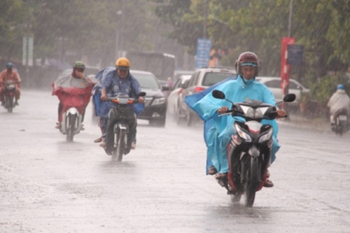 Dự báo thời tiết ngày 24/3 mới nhất: Miền Bắc chiều tối và đêm mưa dông, Miền Nam nắng nóng