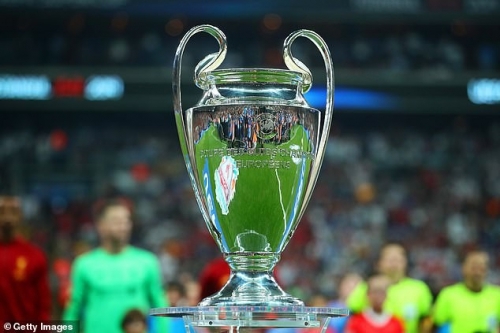 Champions League - giấc mơ lên đỉnh châu Âu bị hoãn vô thời hạn
