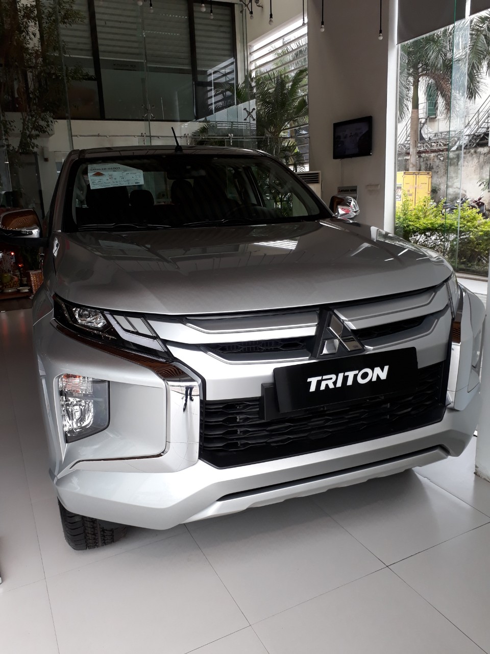 Hầu hết những d&ograve;ng xe b&aacute;n tải được b&aacute;n ra tại thị trường Việt Nam trong thời gian gần đ&acirc;y đều c&oacute; khối lượng h&agrave;ng chuy&ecirc;n chở dưới 950 kg v&agrave; sẽ kh&ocirc;ng bị ảnh hưởng bởi QCVN 41:2019/BGTVT &aacute;p dụng từ ng&agrave;y 1/7. Tuy nhi&ecirc;n vẫn sẽ c&oacute; một số mẫu xe b&aacute;n tải gặp kh&oacute; với quy định tr&ecirc;n như: Ford Ranger XLS 2013 c&oacute; khối lượng h&agrave;ng chuy&ecirc;n chở ở mức 991 kg, Ford Ranger XLS 2015 l&agrave; 957 kg. Từ 1/7, c&aacute;c mẫu xe tr&ecirc;n sẽ l&agrave; xe tải.