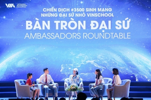 Ngôi sao điện ảnh Dương Tử Quỳnh thảo luận bàn tròn chiến dịch 3500 lives với học sinh Vinschool