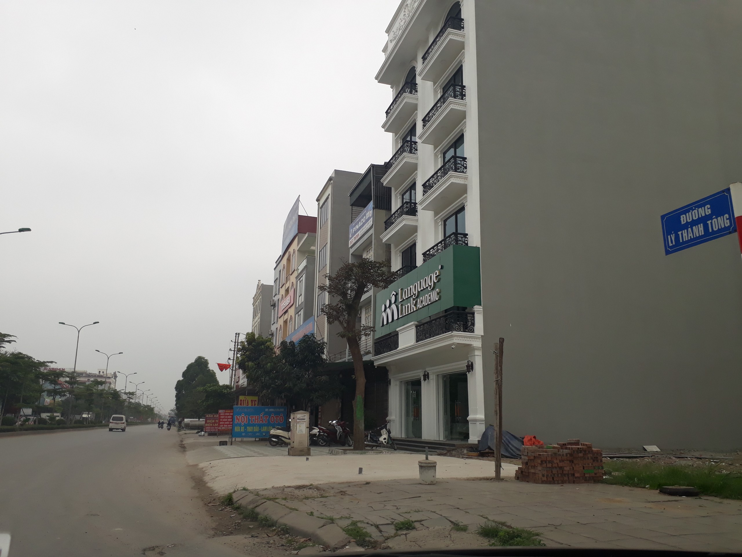 Hình ảnh thị xã sầm uất bậc nhất Bắc Ninh giữa dịch COVID-19