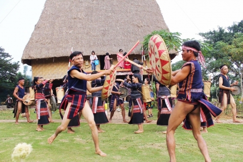 Chàng trai Bahnar giữ hồn làng