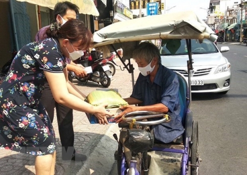 Ban hành Nghị quyết hỗ trợ người dân gặp khó khăn do dịch COVID-19