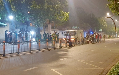 TP Hồ Chí Minh: Nhân viên lao công bàng hoàng phát hiện thi thể trong bao tải