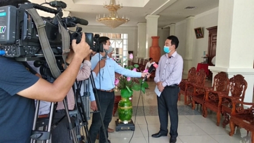 Vĩnh Long: Tạm đình chỉ công tác 2 sĩ quan có dấu hiệu tiêu cực tại khu cách li