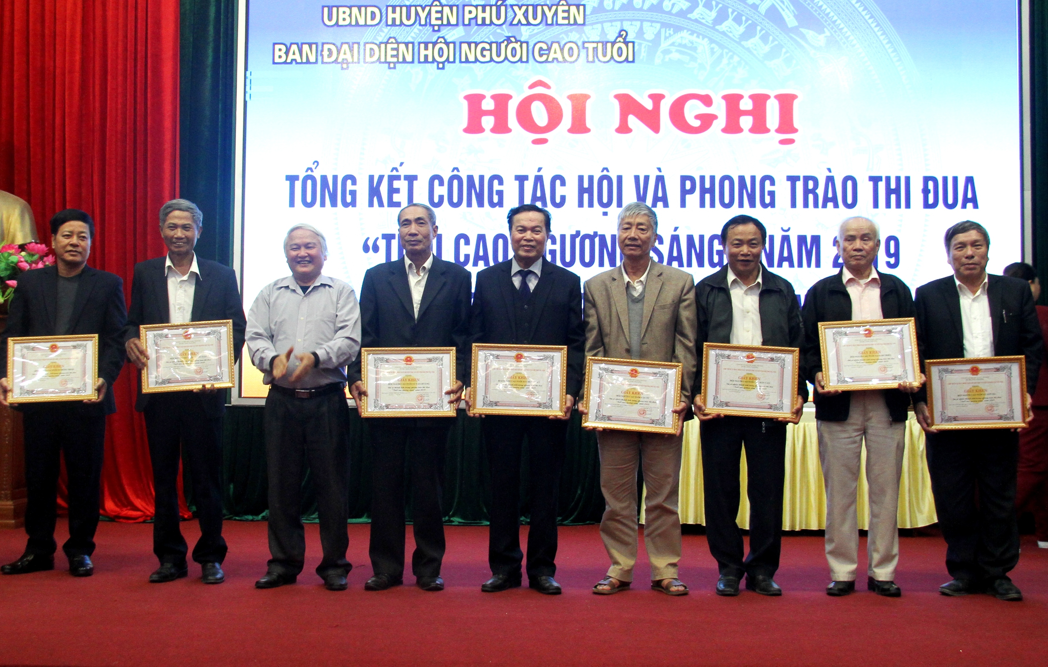 Nhiều NCT huyện Ph&uacute; Xuy&ecirc;n được khen thưởng