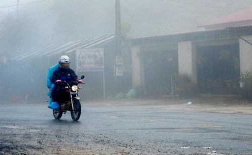 Thời tiết ngày mới 25/4: Miền Bắc tiếp tục mưa dông gió rét