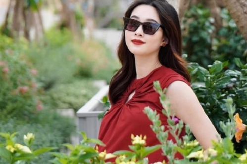 Xác nhận mang bầu lần hai, hoa hậu Đặng Thu Thảo vẫn xinh đẹp thần thái rạng ngời