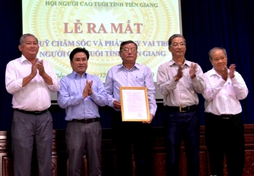 Hội NCT xã Mỹ Phong, TP Mỹ Tho, tỉnh Tiền Giang: Tích cực tham gia xây dựng nông thôn mới