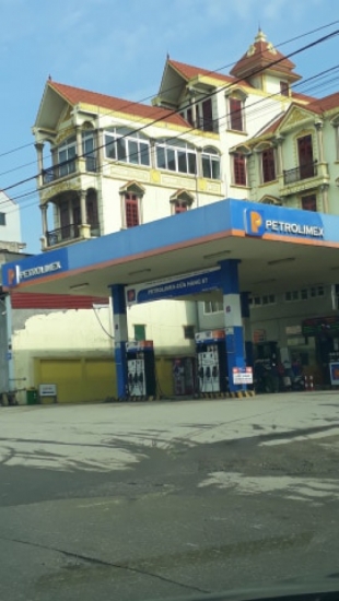 Giá xăng ngày mai còn bao nhiêu tiền một lít?