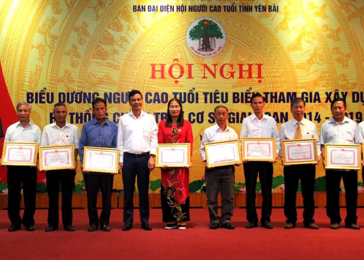 Nhiều NCT tỉnh Y&ecirc;n B&aacute;i được khen thưởng