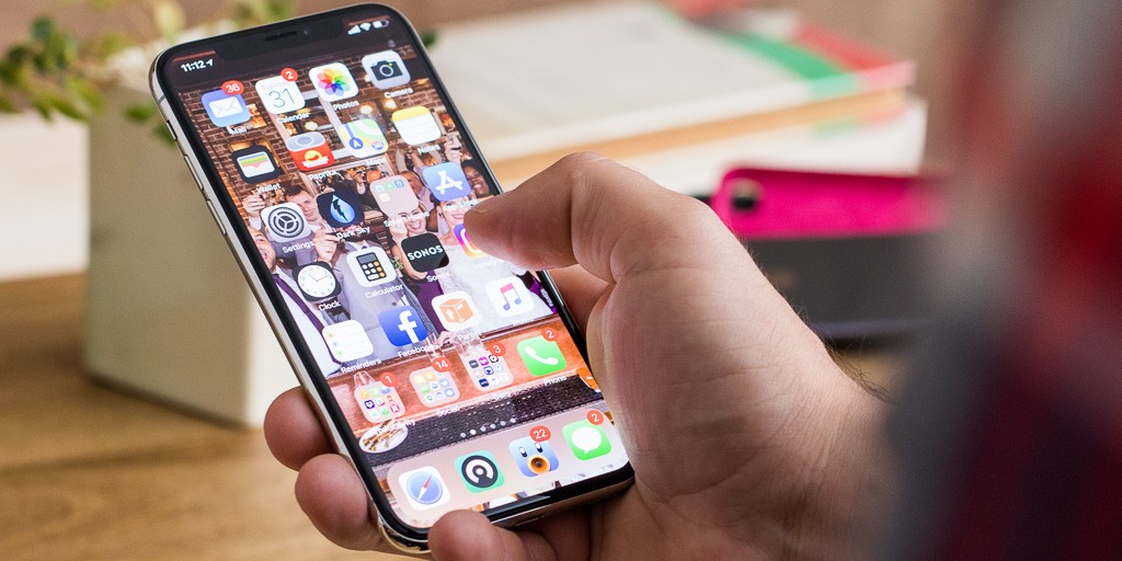 App cư d&acirc;n tr&ecirc;n Smartphone gi&uacute;p cư d&acirc;n c&oacute; thể chủ động sắp xếp, đặt lịch sử dụng tiện &iacute;ch trong đ&ocirc; thị (Ảnh minh họa)