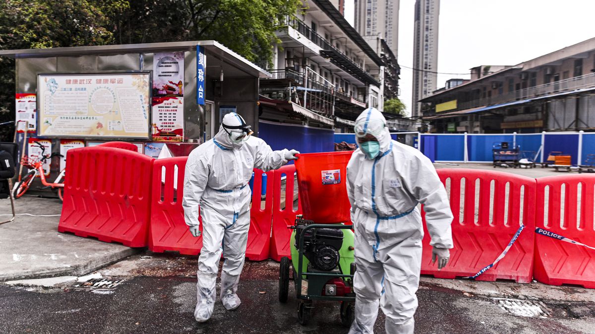 Khu chợ động vật hoang d&atilde; ở Vũ H&aacute;n bị phong toả sau khi ph&aacute;t hiện nhiều trường hợp nhiễm virus SARS-CoV-2 c&oacute; tiếp x&uacute;c tại đ&acirc;y. Ảnh: Time