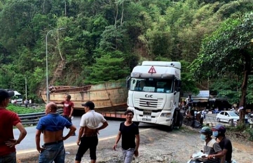 Phạt 90 triệu vụ chở "siêu du thuyền" trên đèo Bảo Lộc