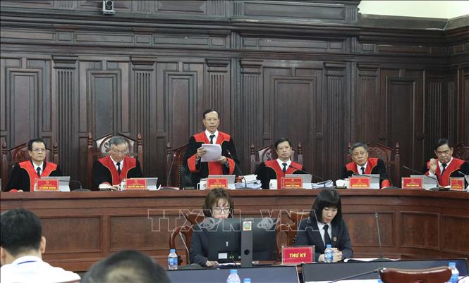 Ph&oacute; Ch&aacute;nh &aacute;n To&agrave; &aacute;n nh&acirc;n d&acirc;n Tối cao Nguyễn Tr&iacute; Tuệ thay mặt Hội đồng Thẩm ph&aacute;n c&ocirc;ng bố ph&aacute;n quyết gi&aacute;m đốc thẩm về vụ &aacute;n Hồ Duy Hải. Ảnh: Dương Giang/TTXVN