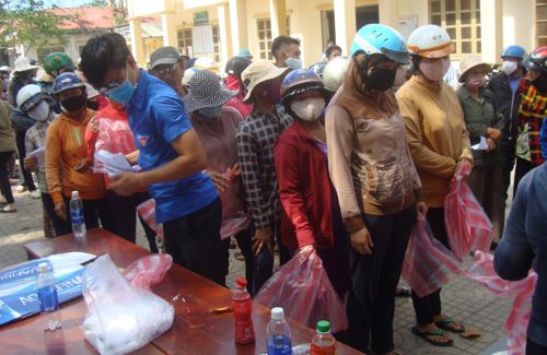 Xã Phước Tân huyện Xuyên Mộc, tỉnh Bà Rịa-Vũng Tàu: 700 người được nhận gạo thơm bằng máy ATM