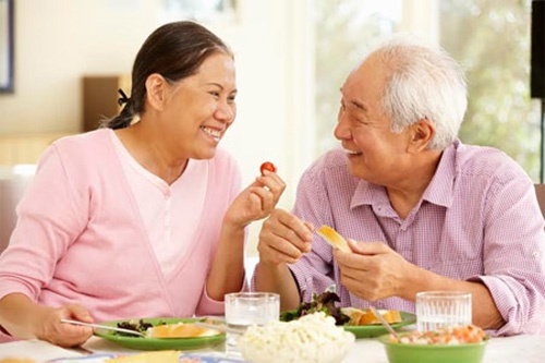 Tăng cường chất xơ, rau xanh v&agrave; quả mọng nước.
