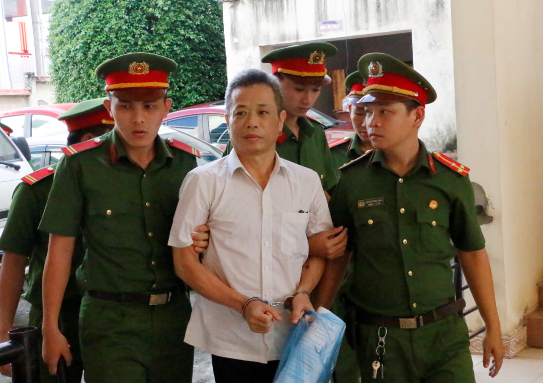 Phi&ecirc;n sơ thẩm (lần 1) phải hủy bỏ, do c&aacute;c chứng cứ kh&ocirc;ng đủ kết tội &ocirc;ng Nguyễn Hồng Khanh