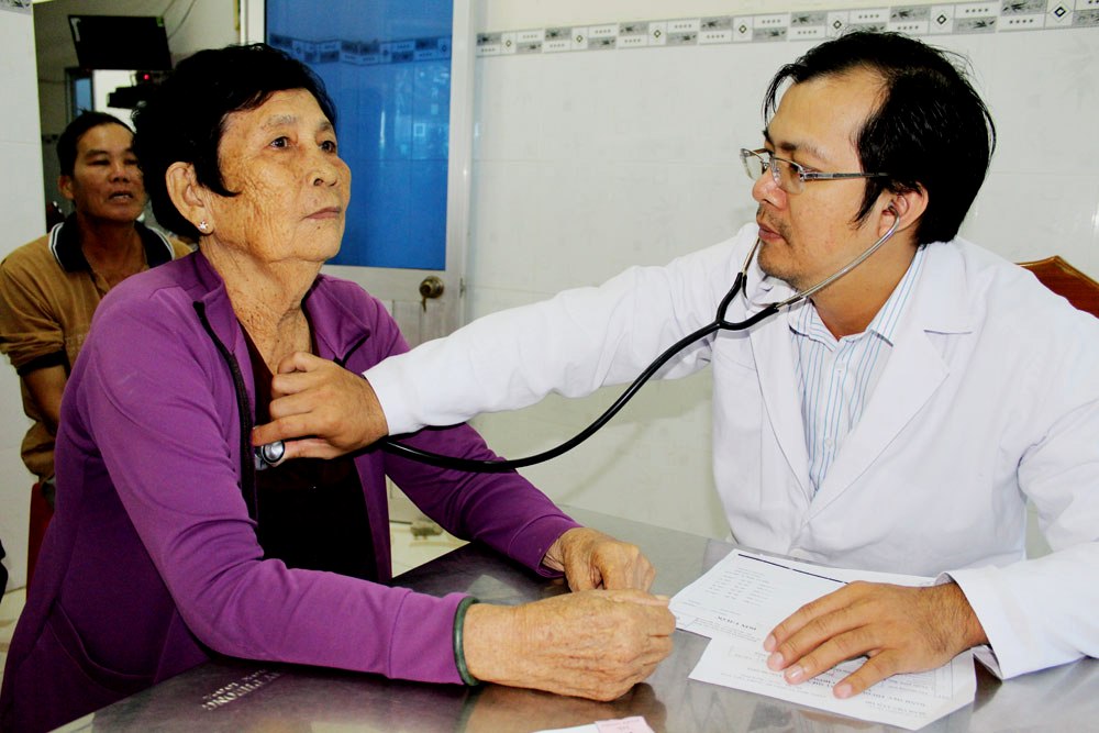 Kh&aacute;m sức khỏe cho NCT tỉnh Đồng Th&aacute;p
