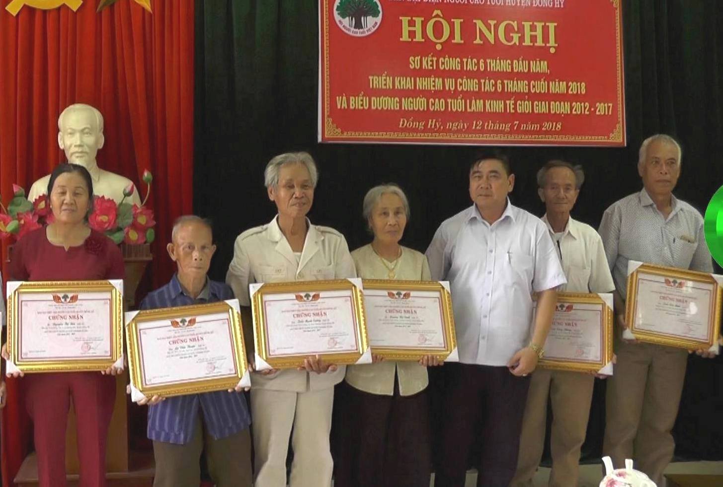 Nhiều NCT tỉnh th&aacute;i Nguy&ecirc;n được khen thưởng