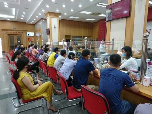 Agribank miễn giảm lãi, hạ lãi suất cho 29.000 khách hàng bị ảnh hưởng bởi COVID-19