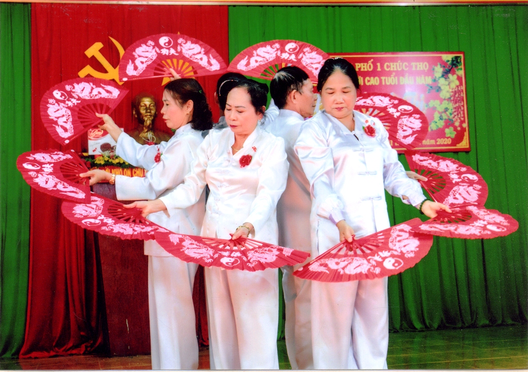 Tiết mục văn nghệ của NCT phường Y&ecirc;n Thế