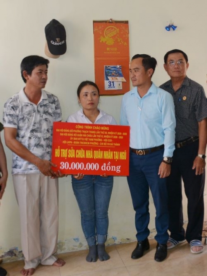 Hỗ trợ sửa chữa nhà cho quân nhân tại ngũ     