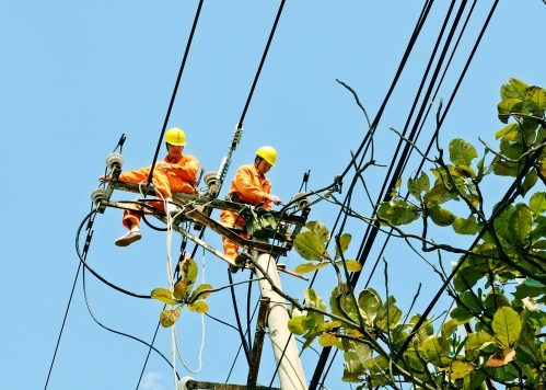 Tập đoàn điện lực EVN lên tiếng trước thông tin tăng lương "khủng"