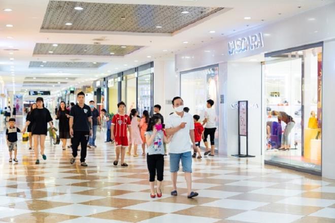 Lượng kh&aacute;ch quay trở lại mua sắm tại c&aacute;c TTTM tăng mạnh ngay sau khi dịch bệnh được kiểm so&aacute;t